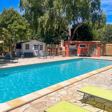 Spacieux Avec Piscine A 130 M² Apartment *